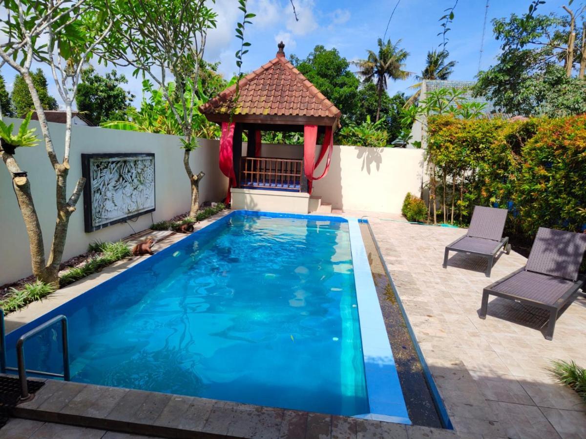 Villa Rosseno - Evelyn Private Pool And Garden Yogyakarta Exterior foto