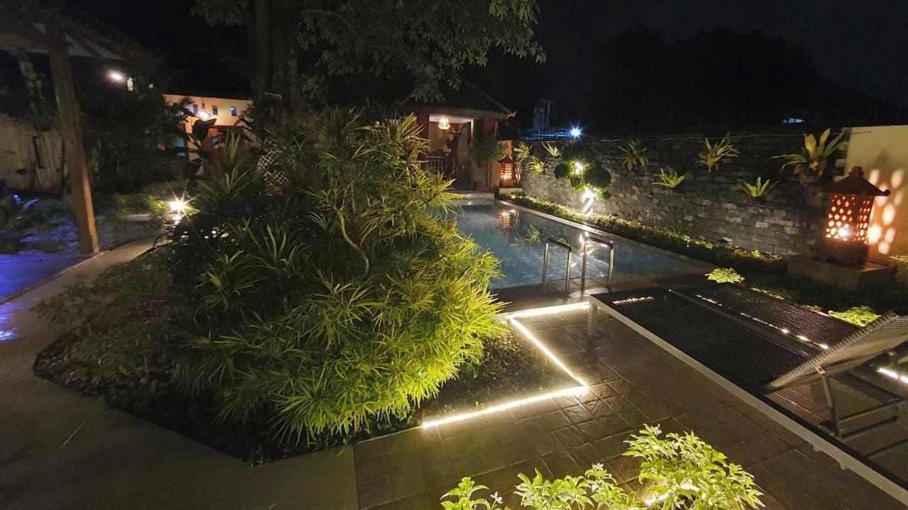 Villa Rosseno - Evelyn Private Pool And Garden Yogyakarta Exterior foto