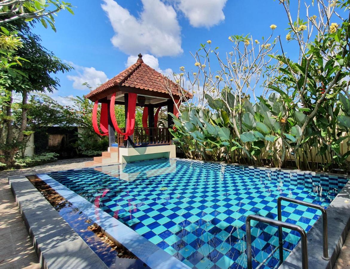 Villa Rosseno - Evelyn Private Pool And Garden Yogyakarta Exterior foto