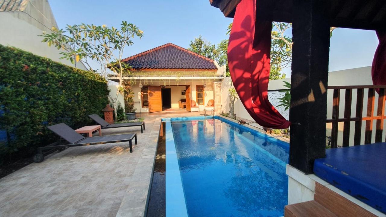 Villa Rosseno - Evelyn Private Pool And Garden Yogyakarta Exterior foto